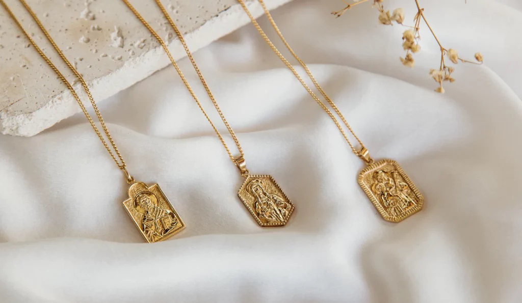 luna and rose sustainable jewllery collection in gold